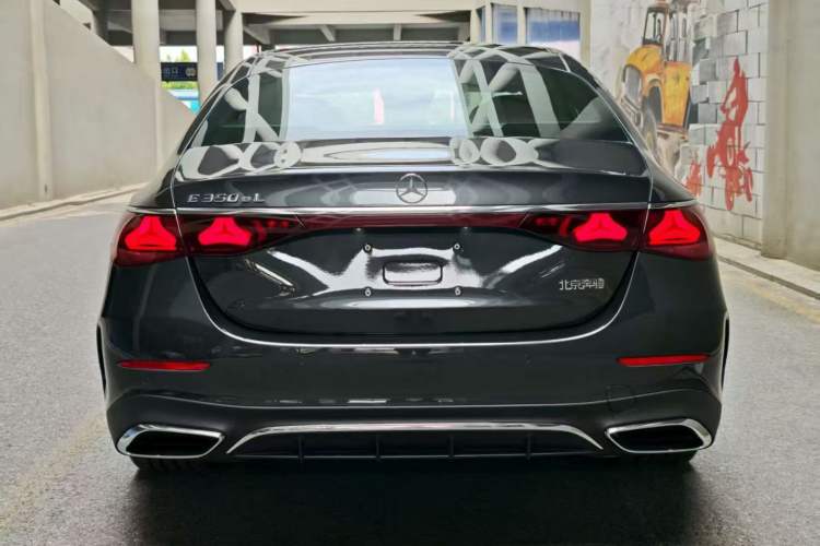 Used Mercedes-Benz E-Class New Energy 2024 E 350 e L Plug-in Hybrid Sports Sedan
