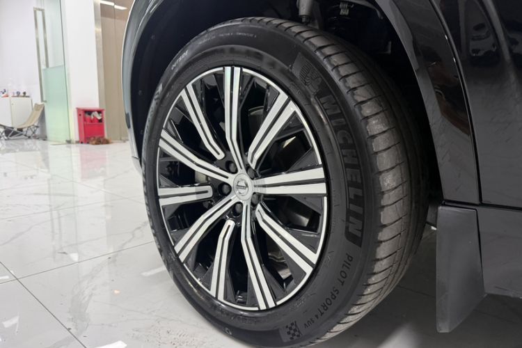 Used Volvo XC90 2024 B6 Zhiyi Luxury 7-Seater
