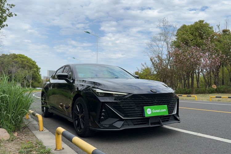 Used CHANGAN UNI-V 2023 1.5T Prestige Model Exterior 2