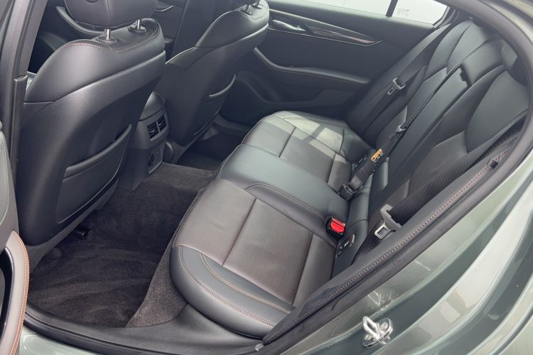 Used Cadillac CT5 2024 28T Platinum Edition Interior 2