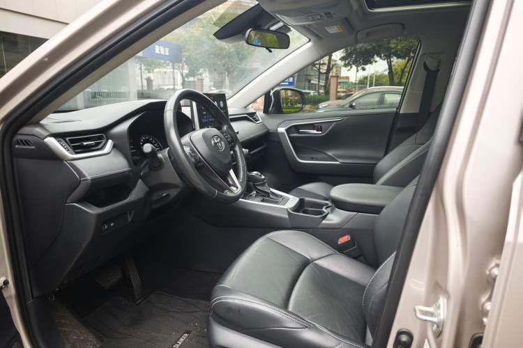 Used Toyota Wildlander 2021 2.0L CVT Two-Wheel Drive Luxury Edition Interior 1