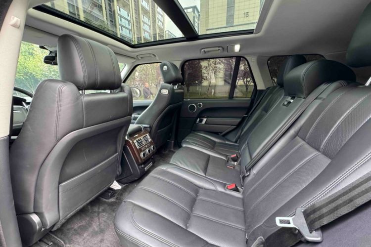 Used Land Rover Range 2016 3.0 SC V6 Vogue Interior 3