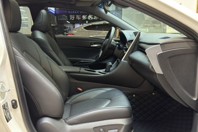 Used Toyota Avalon 2023 Dual-Engine 2.5L Luxury Edition Right Front Seat