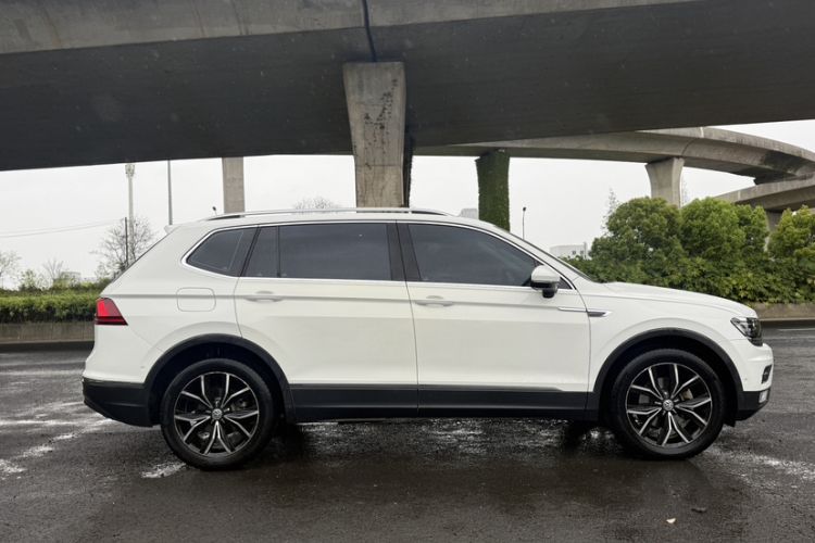Used Volkswagen Tiguan L 2017 330TSI Automatic Two-Wheel Drive Flagship Edition Exterior 8