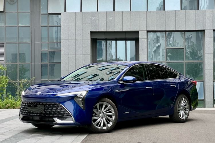 Used Buick LaCrosse 2025 Platinum Avia Edition