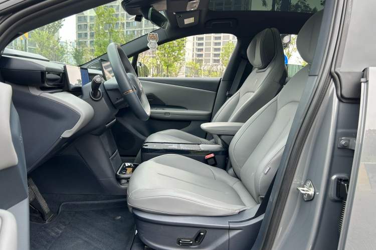 Used Lynk & Co Z20 2025 530 km Range Rear-Wheel Drive Max