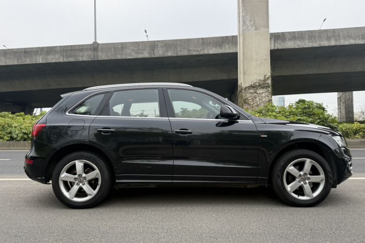 Used Audi Q5 2017 Plus 40 TFSI Ambition Model Exterior 11