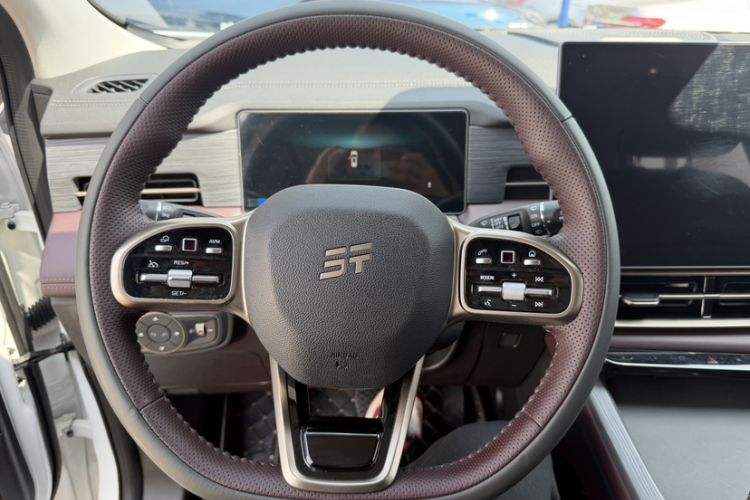 Used JETOUR X90 PRO 2024 2.0T DCT Luxury Edition 7 Seats
