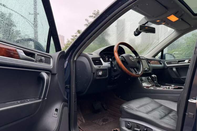 Used Volkswagen Touareg 2014 3.0 TSI New Edition
