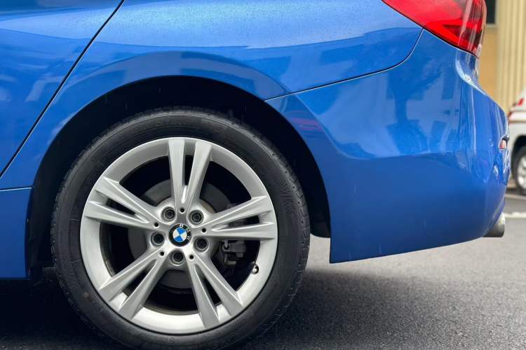 Used BMW 1 Series 2018 118i Design Package Edition Exterior 2