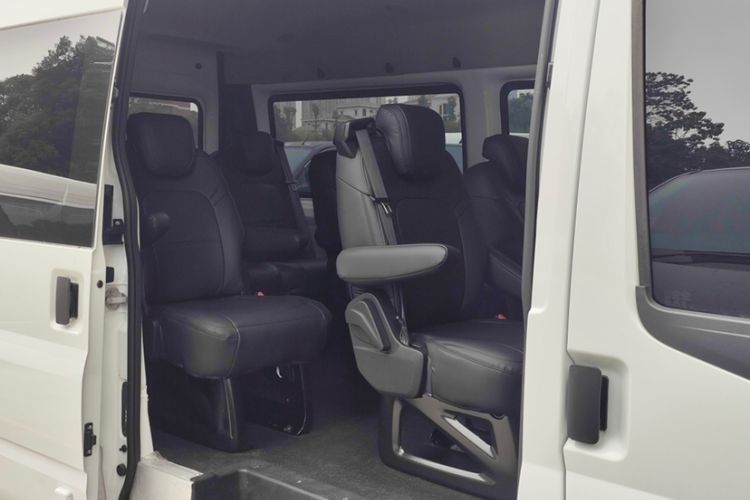 Used JMC Fushun 2025 2.0T 6MT Diesel Mid-Range Business-Class 9-Seater (Non-Commercial)
