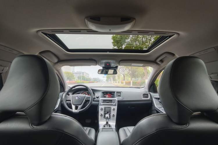 Used Volvo V60 2016 T5 Zhiyi Edition