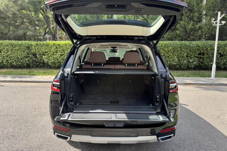 Used BMW X7 2023 xDrive40i Luxury Package with Leading Features
