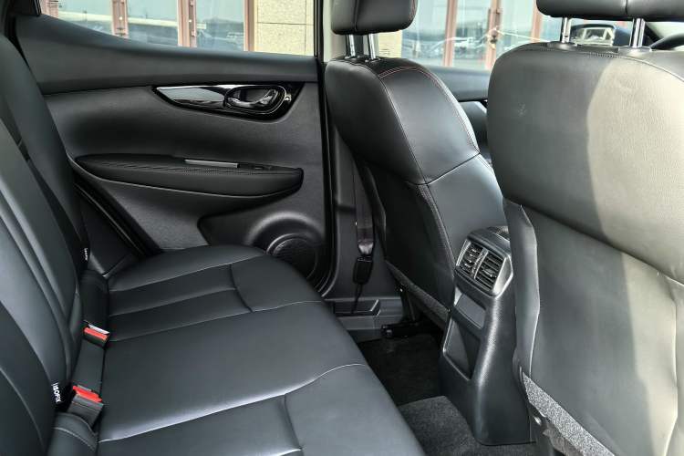 Used Nissan Qashqai 2023 Classic 2.0L CVT XV Comfort Edition Headliner