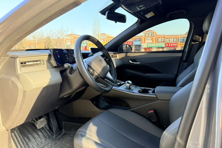 Used BYD Qin PLUS 2025 DM-i Smart Drive 55KM Leading Model Interior 2