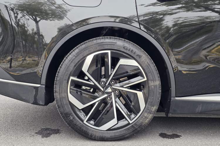 Used Deepal L07 2026 Model 550Ultra Huawei Qiankun ADS SE Edition
