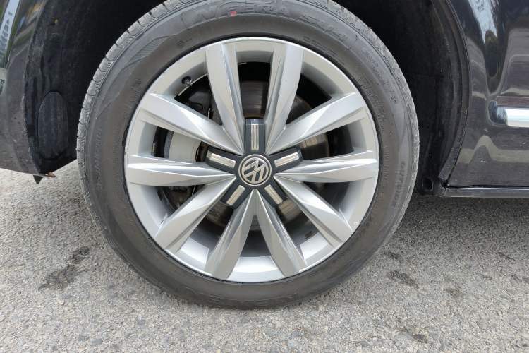 Used Volkswagen Multivan 2018 2.0 TSI Two-Wheel-Drive Luxury Edition 7 Seats
