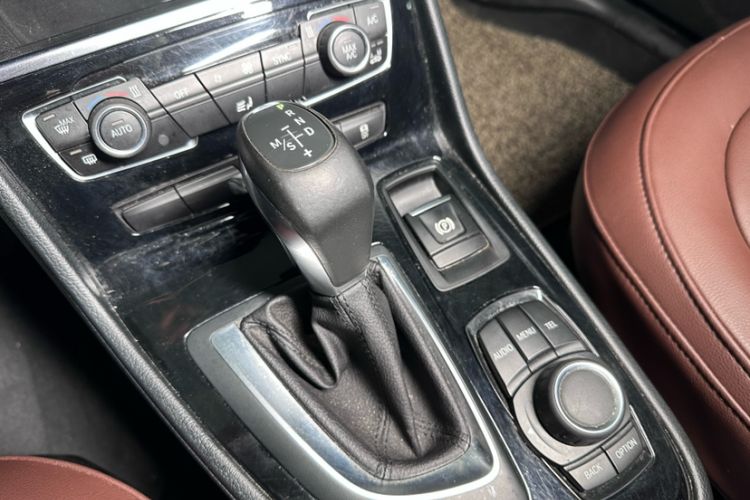 Used BMW 2 Series Gran Tourer 2015 218i Leading Model Gear Lever