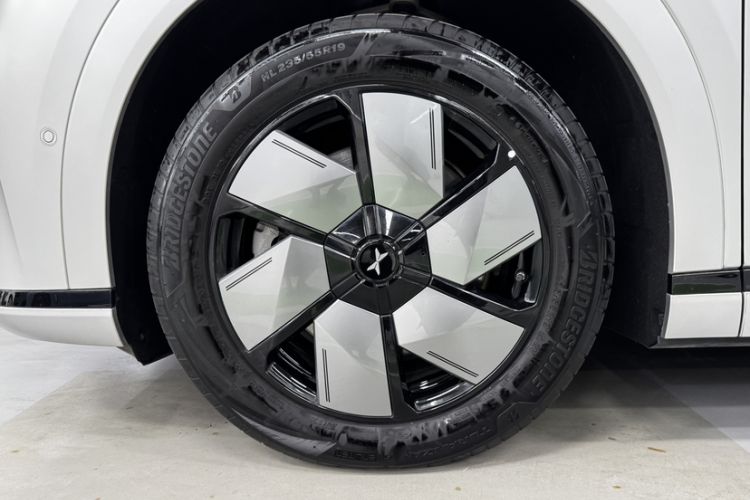 Used XPeng X9 2024 702 Ultra-Long Range Max
