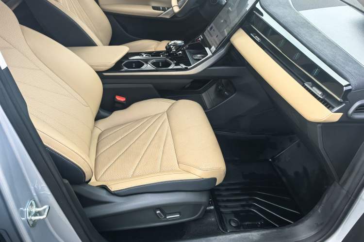 Used Geely Auto FX11 2023 1.5TD DCT Prestige Edition Interior 5