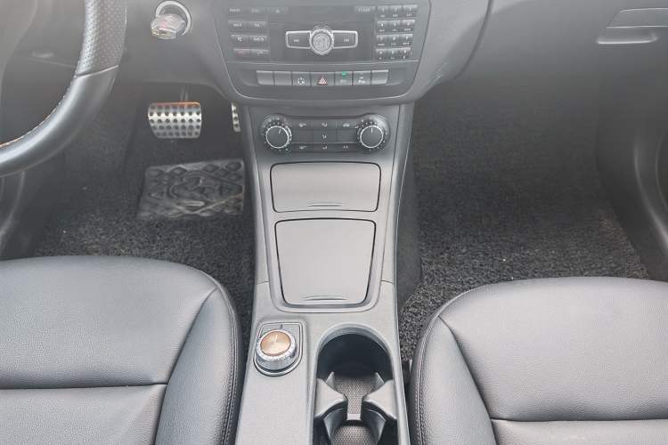 Used Mercedes-Benz B-Class 2012 B 200 Interior 6