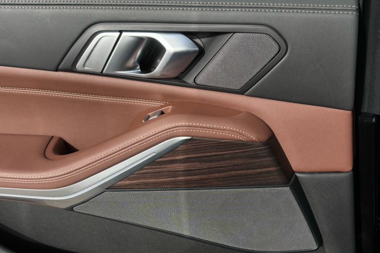 Used BMW X7 2023 xDrive40i Luxury Package with Leading Features