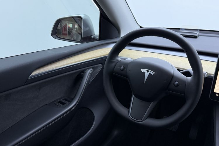 Used Tesla Model Y 2022 Rear-Wheel-Drive Version
