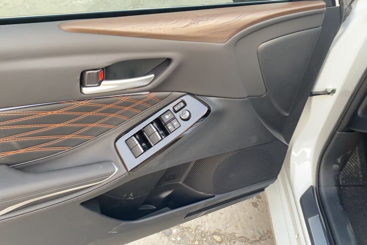 Used Toyota Avalon 2024 Dual-Engine 2.5L XLE Premium Edition