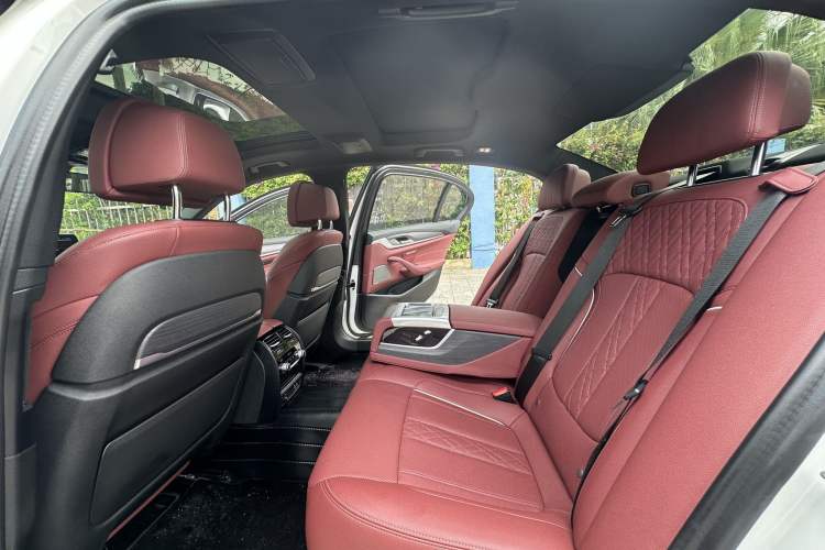 Used BMW 5 Series 2021 530Li Luxury Edition M Sport Package Interior 8