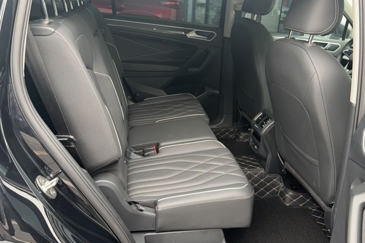 Used Volkswagen Tiguan L 2023 Facelifted 380TSI Automatic All-Wheel Drive R-Line Plus Version 7-Seater