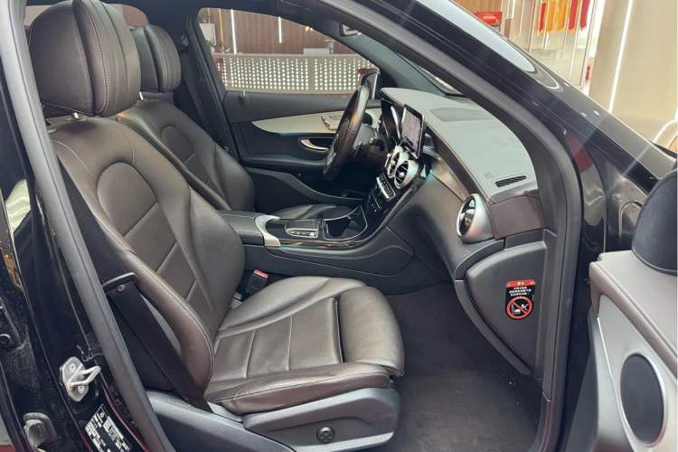 Used Mercedes-Benz GLC 2022 Refreshed GLC 260 L 4MATIC Dynamic Edition Interior 7