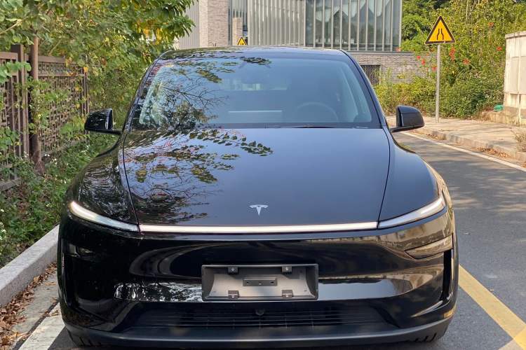 Used Tesla Model Y 2026 Rear-Drive Model
