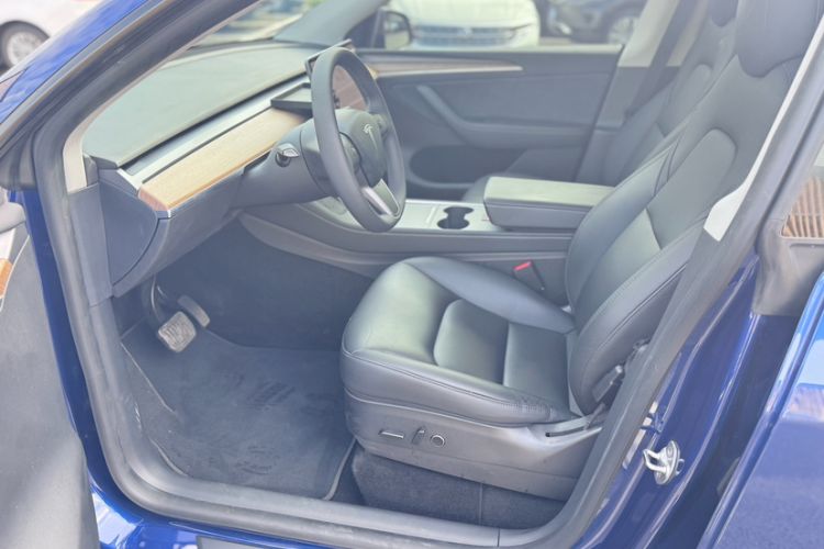 Used Tesla Model Y 2021 Long-Range All-Wheel-Drive Version