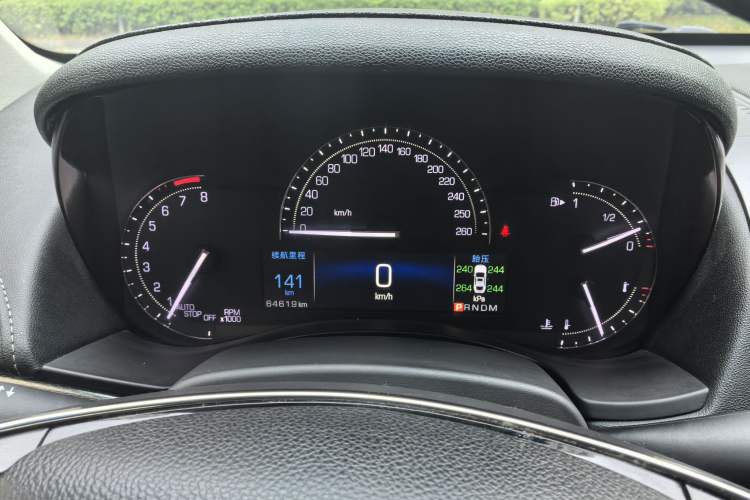 Used Cadillac ATS-L 2017 28T Tech Edition Odometer Close Up