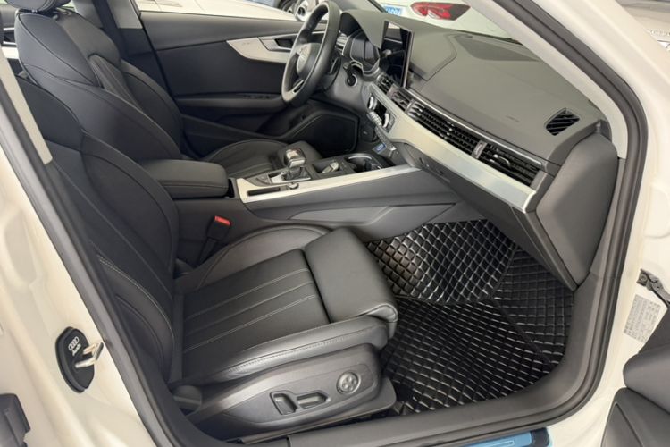 Used Audi A4L 2022 40 TFSI Luxury Dynamic Model Left Front Seat