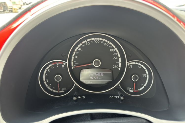 Used Volkswagen Beetle 2015 180TSI model
