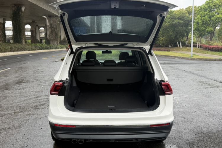 Used Volkswagen Tiguan L 2017 330TSI Automatic Two-Wheel Drive Flagship Edition Trunk