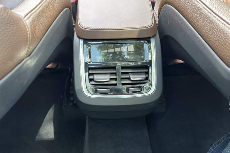 Used Volvo XC90 2023 B6 Zhiyi Luxury Edition 7-Seater Interior 9