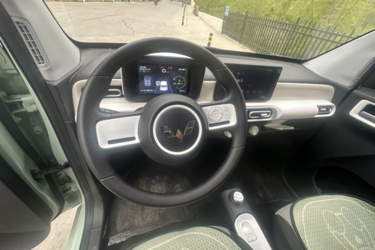Used Wuling Hongguang MINIEV 2024 3rd Generation 215km Advanced Version Interior 9