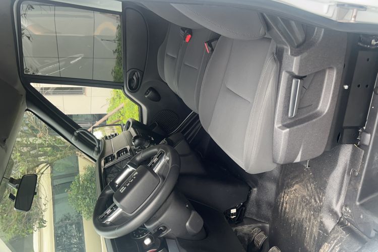 Used JMC Fushun 2023 2.0T Manual Diesel Long-Wheelbase High-Roof Business Van with Dual Rear Tires 6–9 Seats
