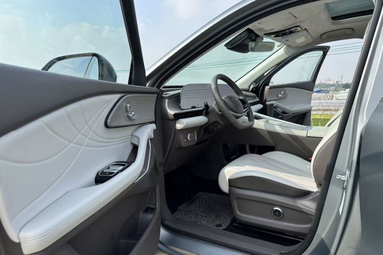 Used EXEED Stellar C-DM 2025 200 with Ultra-Long Range Pro All-Wheel Drive
