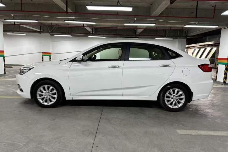 Used CHANGAN Alsvin V7 2015 1.6L Automatic Enjoyment Model China IV Standard