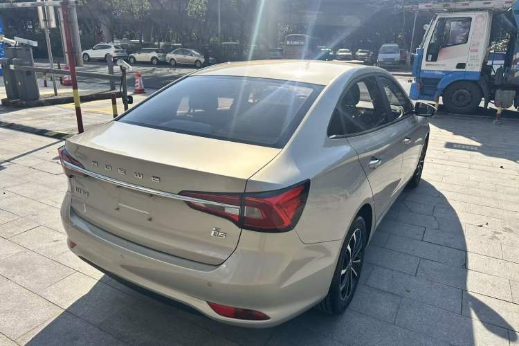 Used Roewe i5 2020 1.5L Automatic 4G Connect Luxury Flagship Edition
