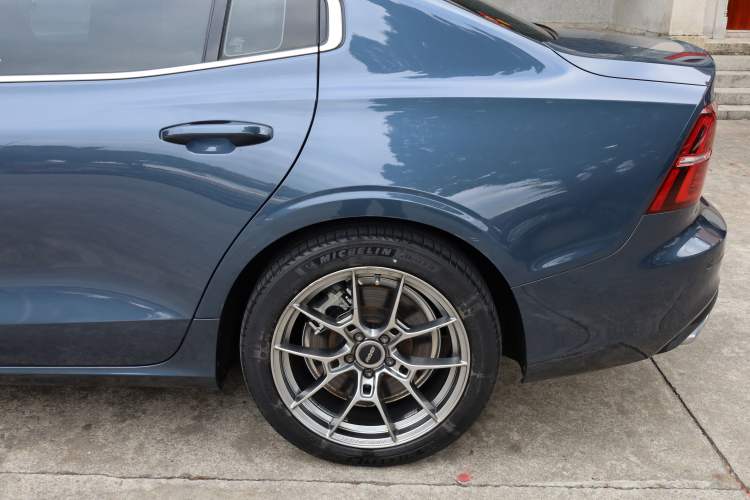 Used Volvo S60 New Energy 2022 T8 eDrive Hybrid All-Wheel Drive Smart Luxury Edition Exterior 10