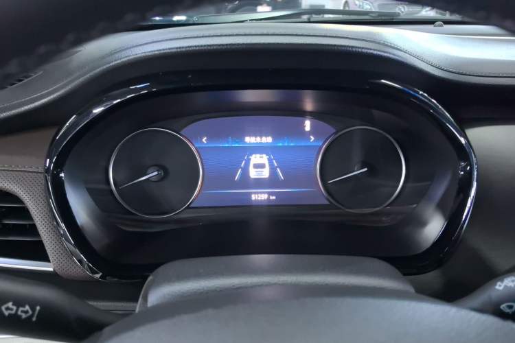 Used Buick GL8 2021 Land Cruiser Executive Class 652T Luxury Model Odometer Close Up