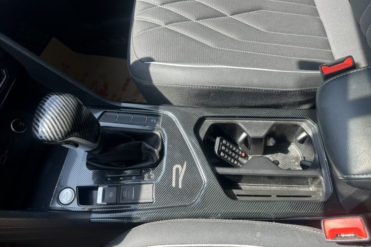 Used Volkswagen Tiguan L 2023 330TSI Automatic Two-Wheel Drive Smart Edition Interior 4