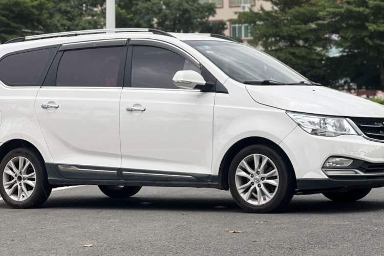 Used Baojun 730 2016 1.5L Manual Comfort Version 7 Seats China V Emission Standard
