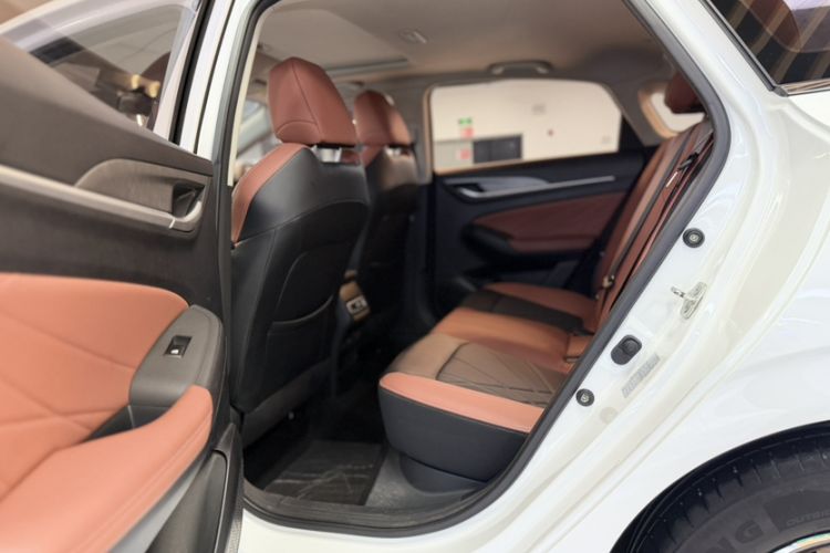 Used CHANGAN Eado 2023 Changan Edition PLUS Blue Whale NE 1.4T GDI DCT Prestige Version
