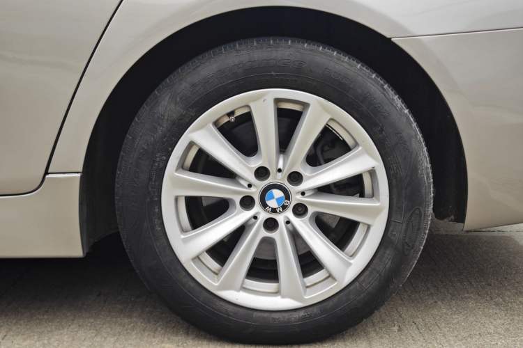 Used BMW 5 Series 2014 520Li Elegant Model Exterior 12