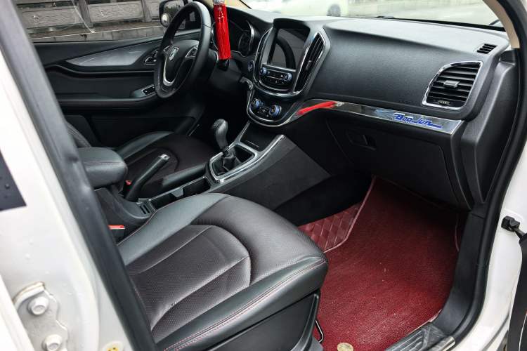 Used Baojun 560 2016 1.8L Manual Luxury Edition
